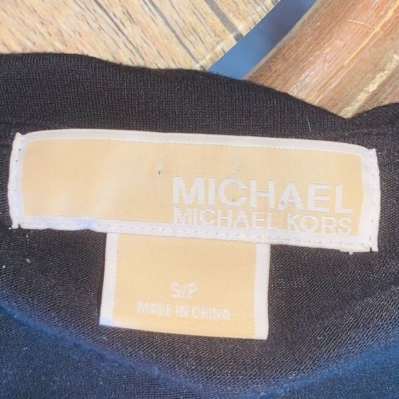 2/$20 MICHAEL Michael KORS Black Stretch Scoop Neck Tee - Picture 5 of 6